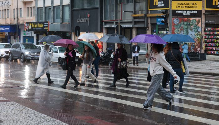 Foto: Geraldo Bubniak/AEN Paraná registra raios e granizo: chuva diminui na sexta, mas ganha força no fim de semana